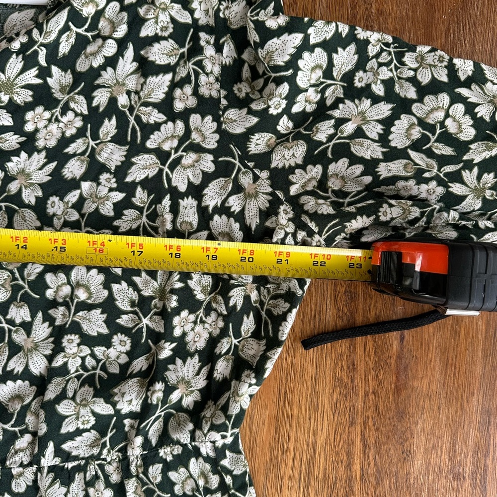 Old Navy Floral Dress - Picture 7 of 8